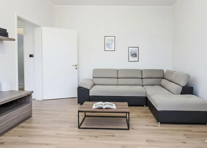 Giulia By Interhome