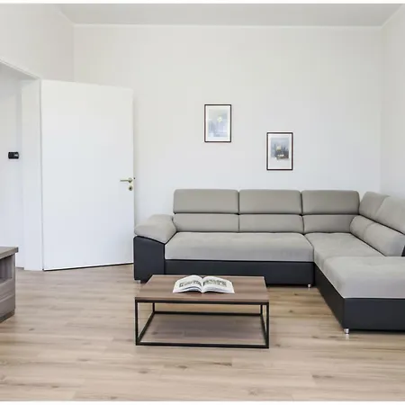 Giulia By Interhome