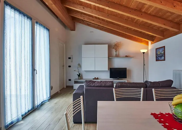 Giulia By Interhome 데르비오